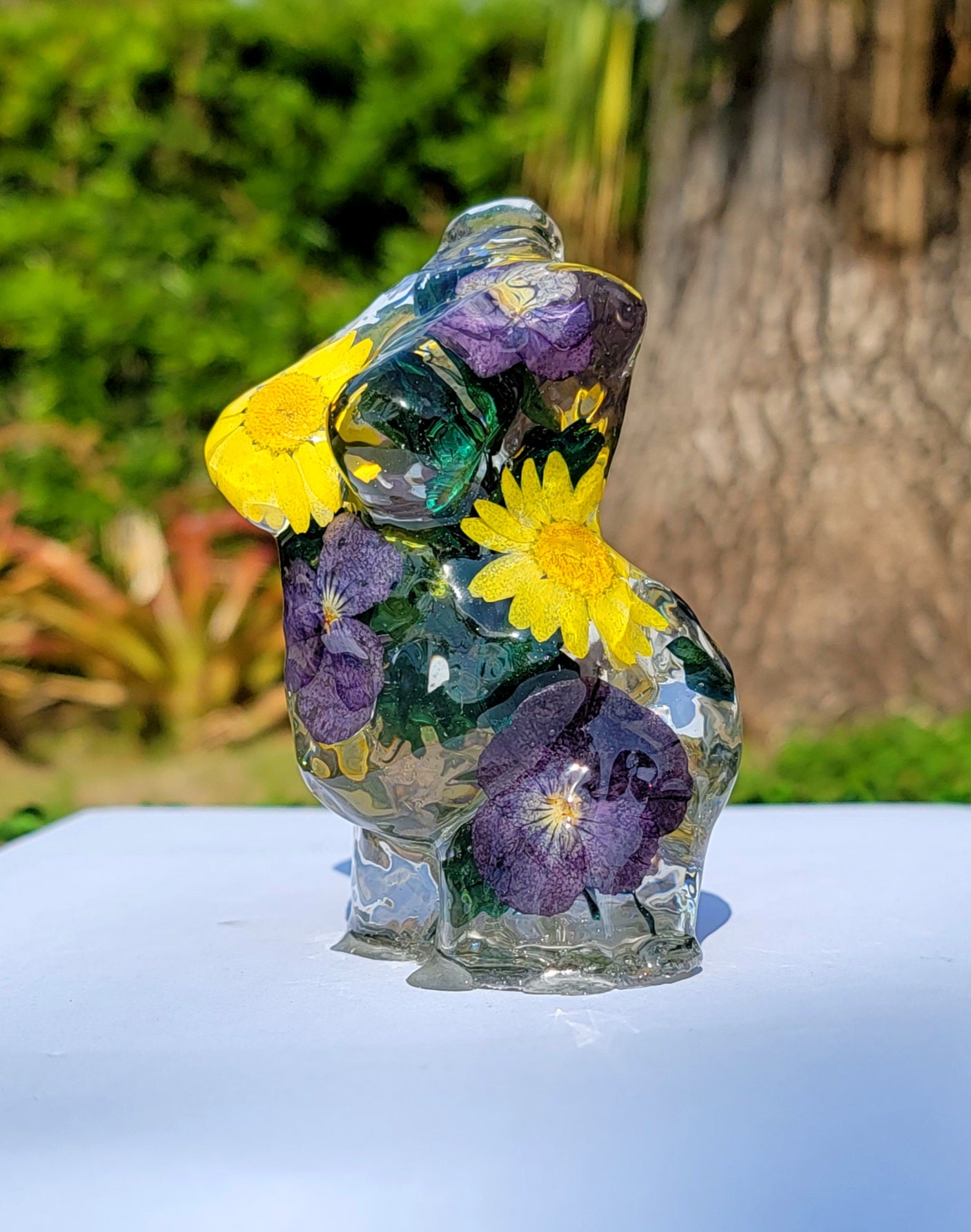 Plus Size Statue -Large-  -Contrasting Flowers- - Momma Resin