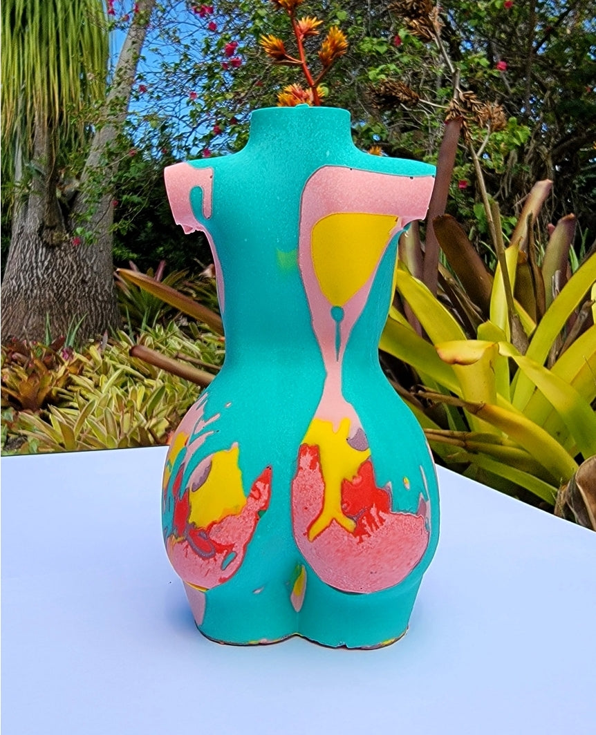 Curvy Statue XL 2 Year Anniversary Piece - Momma Resin