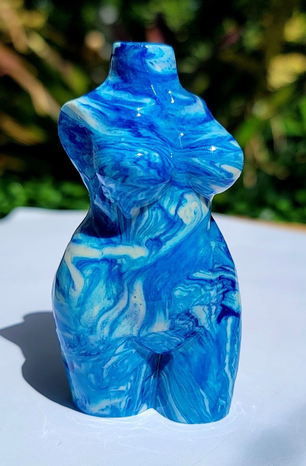 Curvy Statue -Blue Marbled Stone- - Momma Resin