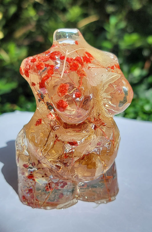 Plus Size Statue -Large- Cherry Picking - Momma Resin