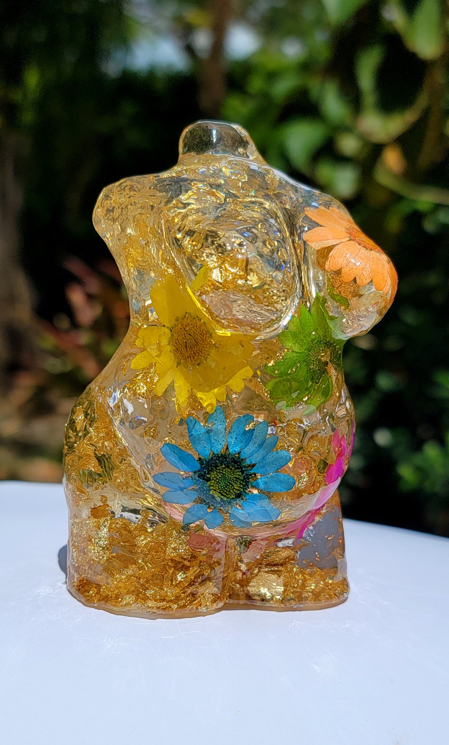 Plus Size Statue -Large- Cheeky Rainbow - Momma Resin