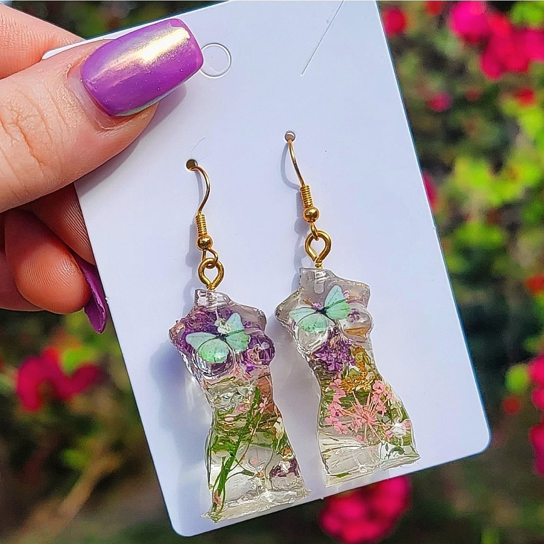 Goddess Body Earrings - Momma Resin