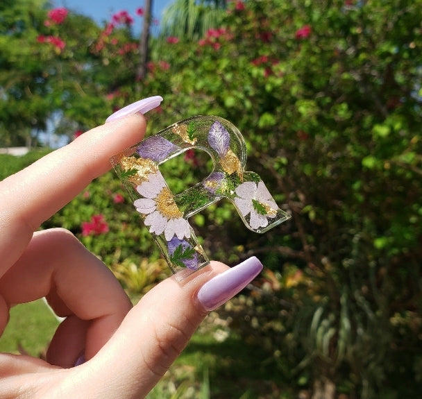 "R" Floral Letter Key chain - Momma Resin