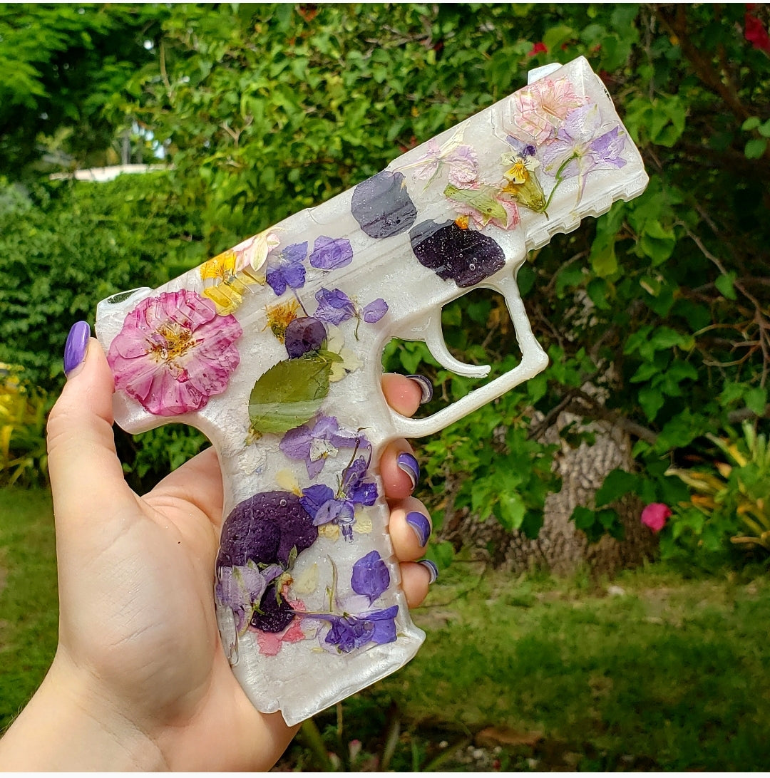 Floral Decorative Gun - Momma Resin