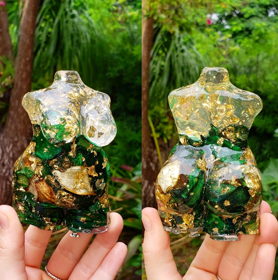 Plus Size -Large- Statue -Royal Green Mix- - Momma Resin