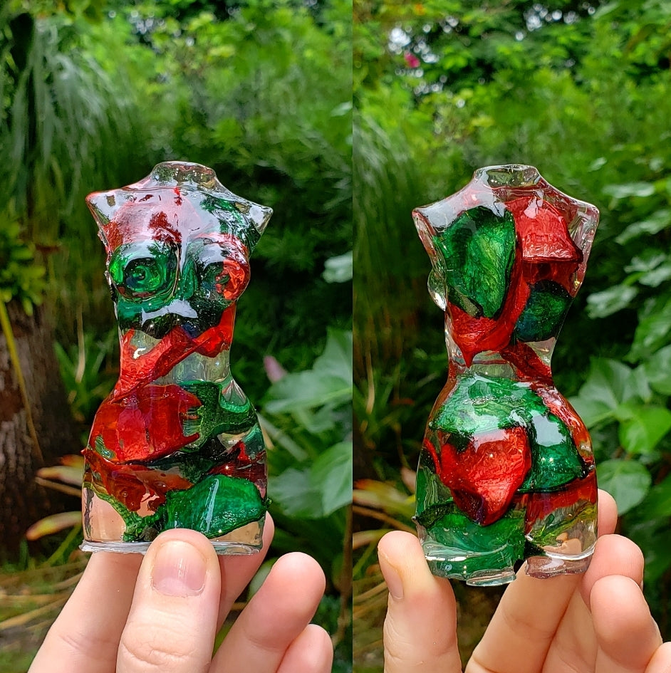 Slender Statue -Christmas Mix- - Momma Resin