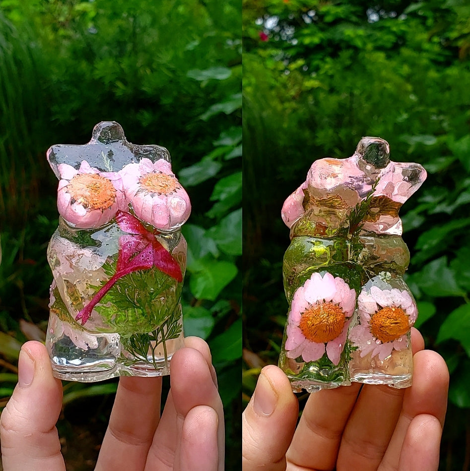 Plus Size -Medium- Statue -Pink Garden- - Momma Resin