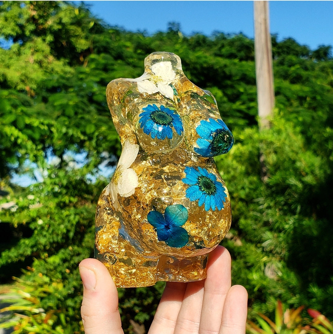 Pregnancy Statue -Blue/Gold- - Momma Resin