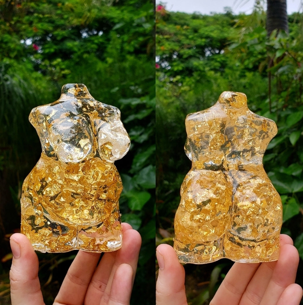 Plus Size Statue Golden hour - Momma Resin