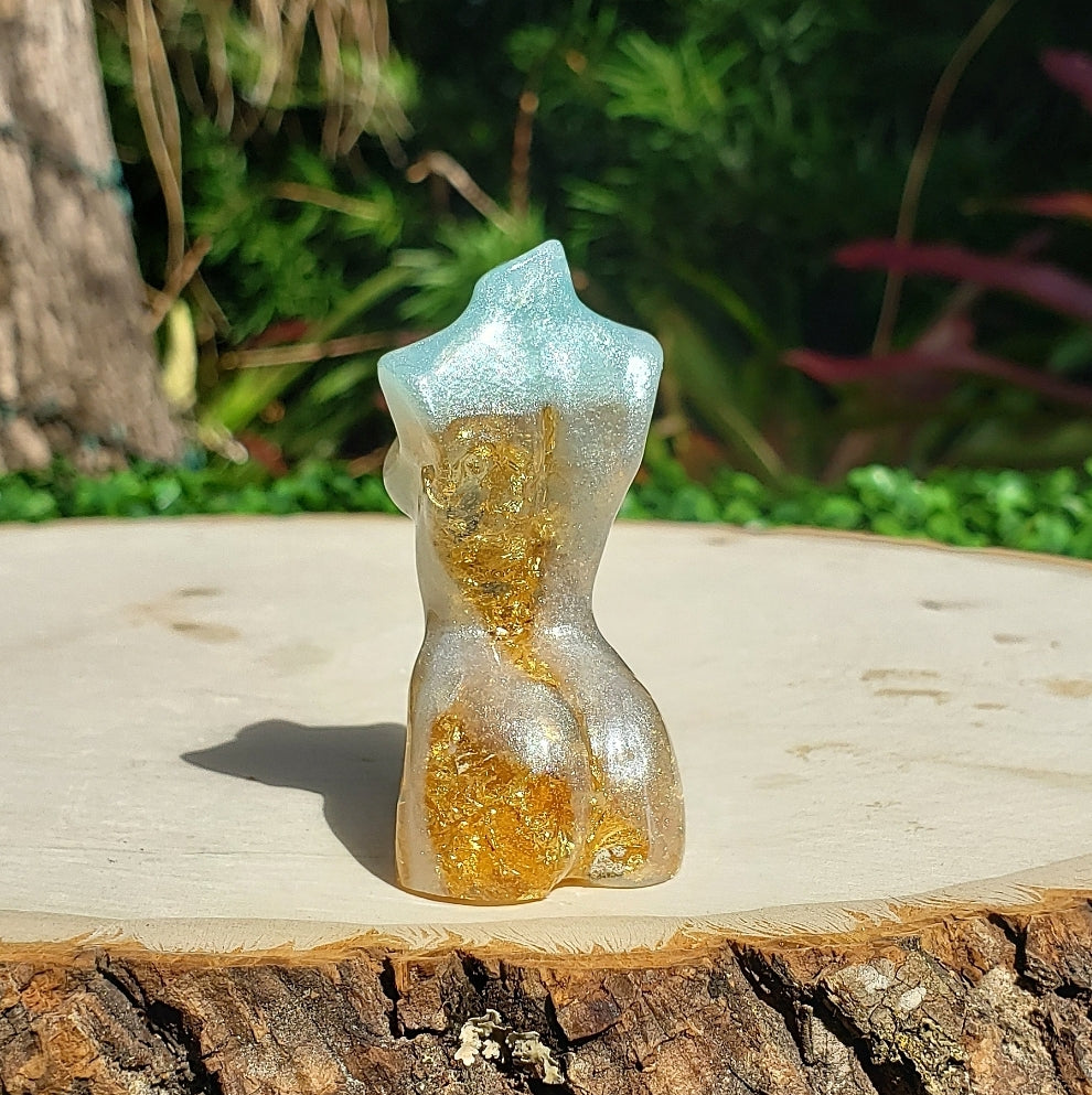 Statue Keychain -Shimmer Drippin- - Momma Resin