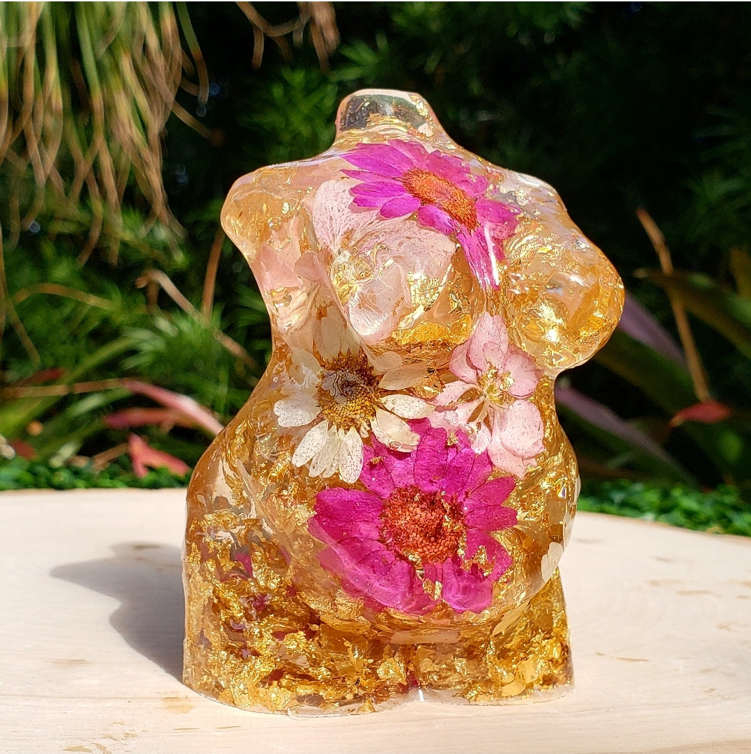 Plus Size Statue -Large- -Pink Dreams- - Momma Resin