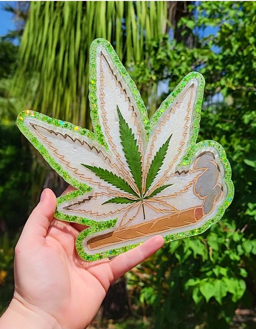 Lets Get Blunt Tray - Real Hemp leaf - Momma Resin