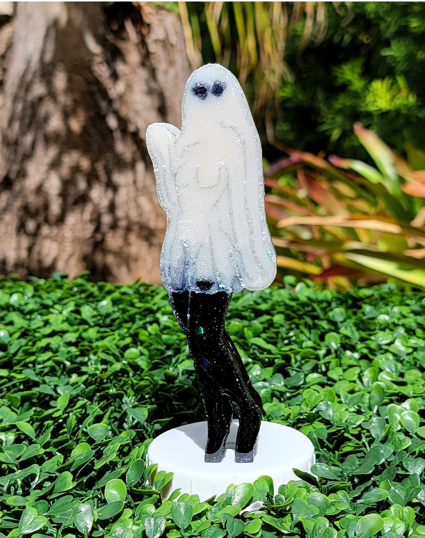 Miss Boo 6.35 inch Statue - Momma Resin