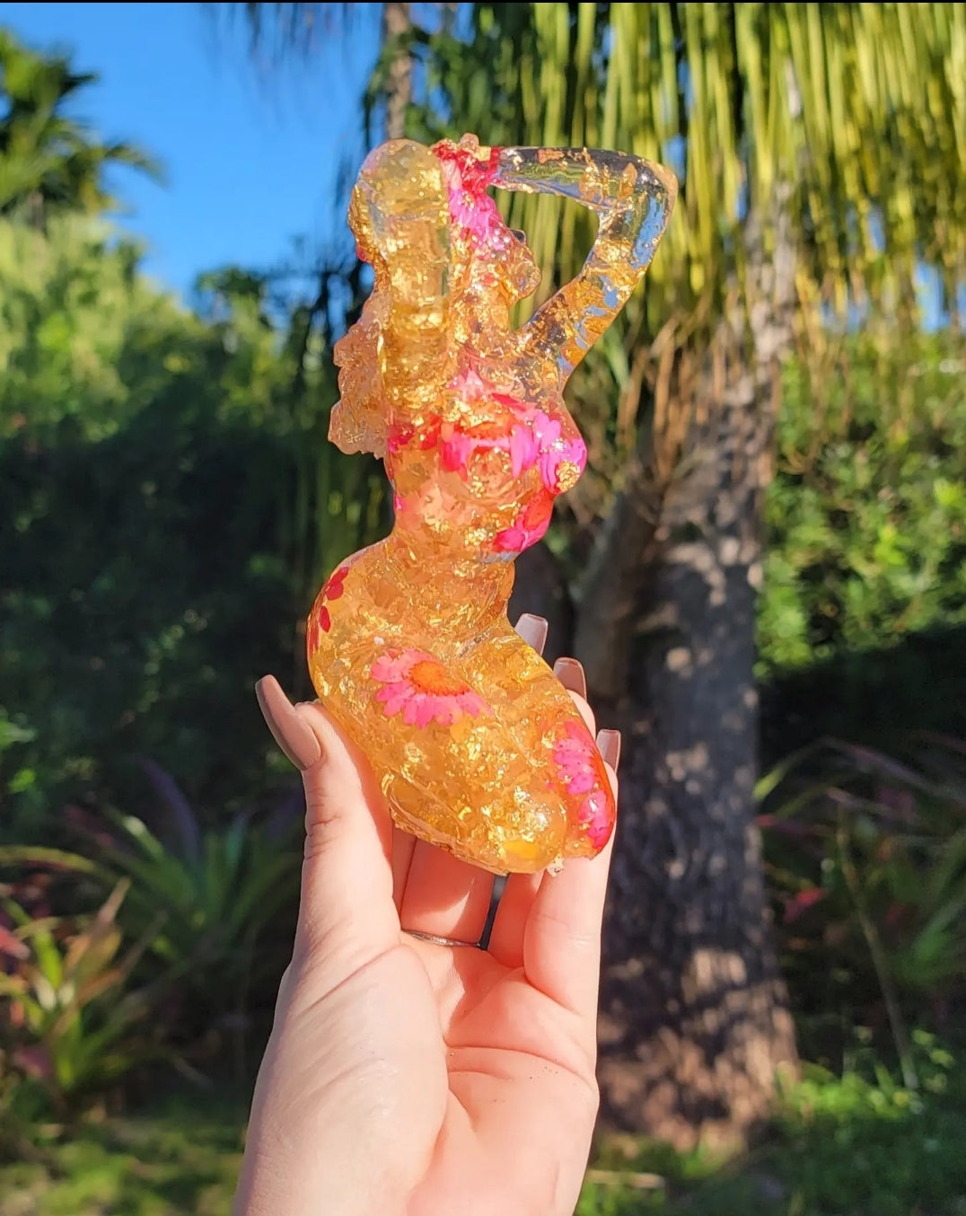 Kneeling Goddess Statue - Momma Resin