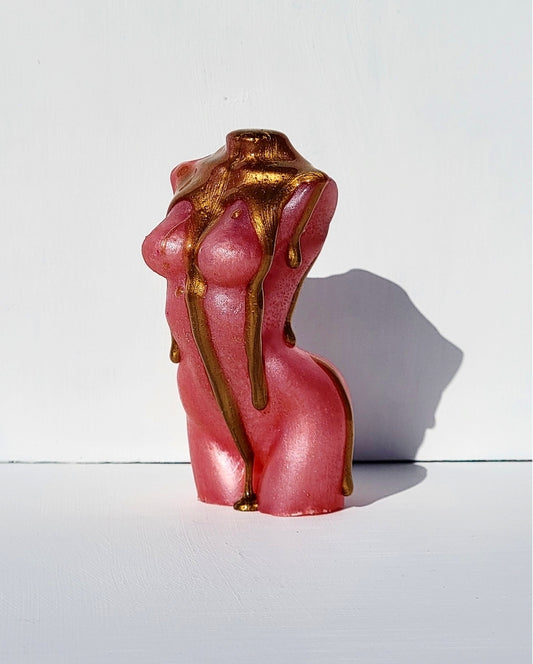 Slender Statue Dripping in Gold 3 inches - Momma Resin